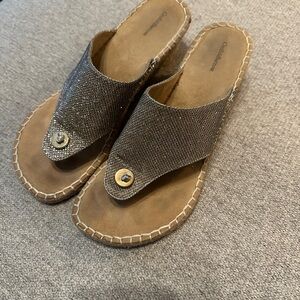 Croft & Barrow sz 9 Casual Shiny Golden Brown Sandals